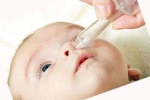 Промивання носа фізіологічним розчином дитині: інструкція для батьків
