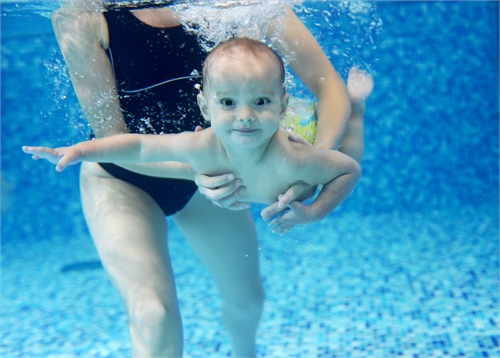 Як вибрати басейн для дитини, щоб плавання приносило задоволення