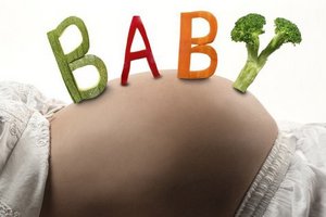 Які вітаміни пити в першому триместрі вагітності?