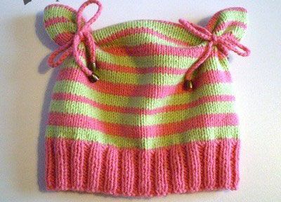 Як вязати чепчики спицями для новонароджених