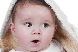 Що робити, якщо немовля кашляє і чхає, а температури немає?
