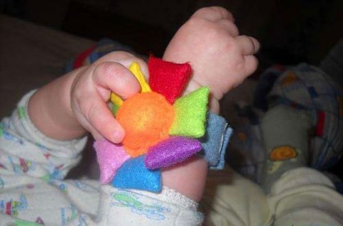 Як зробити іграшки для немовлят своїми руками Як зробити іграшки для немовлят своїми руками